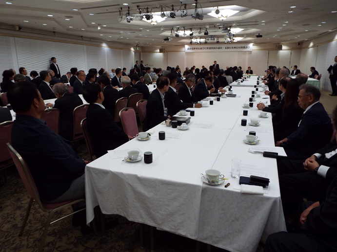 県選出国会議員を囲む昼食懇談会の写真