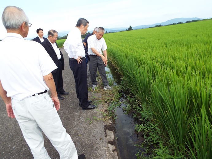 視察　笠木土地改良区の写真