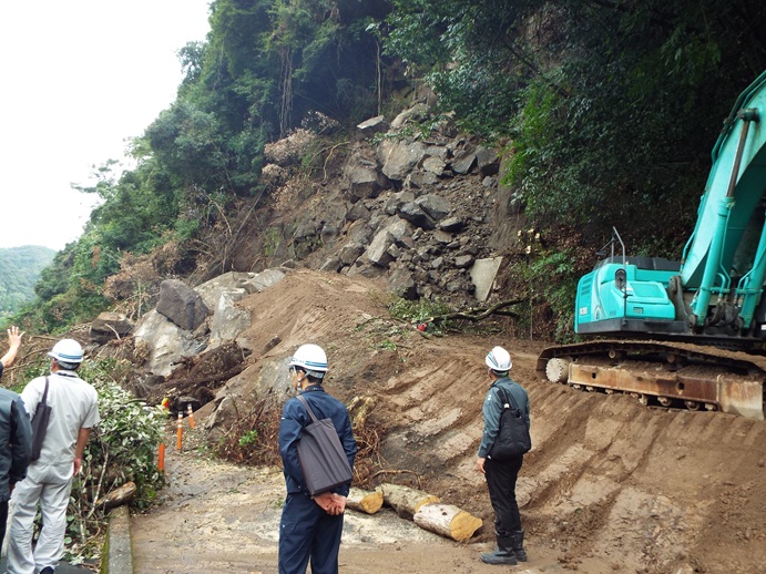 大雨による災害現場視察　霧島地区　の写真
