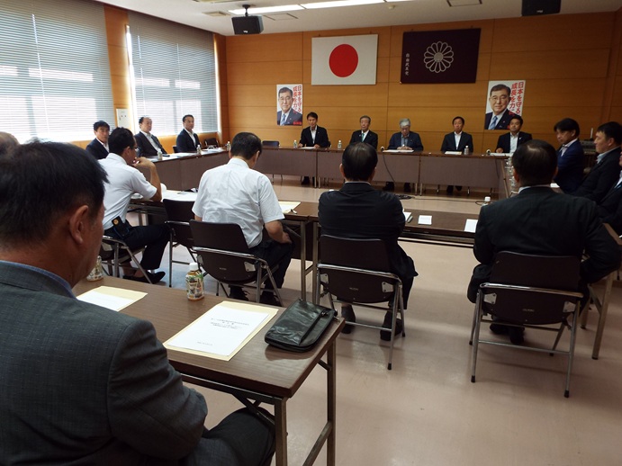 自民党県連執行部役員・選対常任委員合同会議の写真