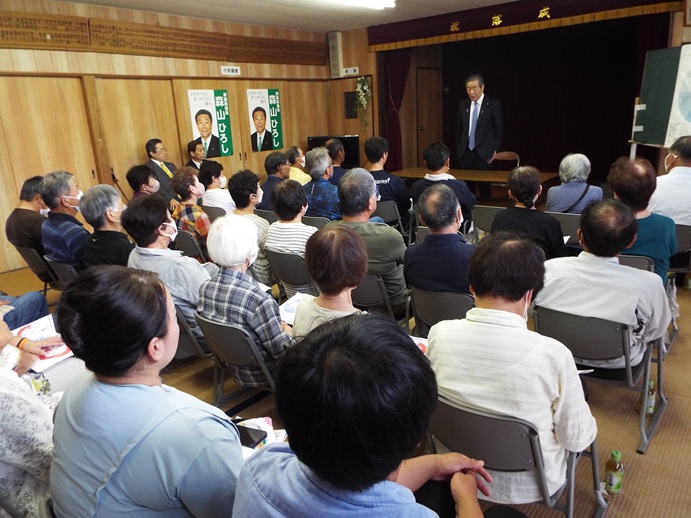 牛根二川地区ミニ国政報告会の写真