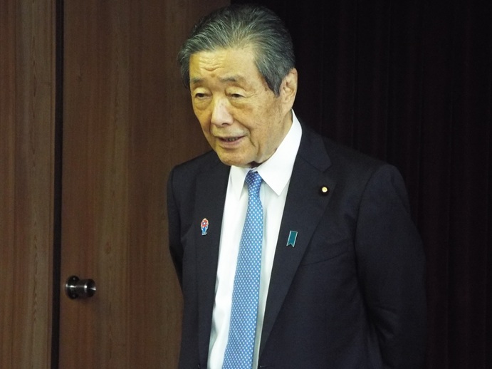 牛根二川地区ミニ国政報告会の写真