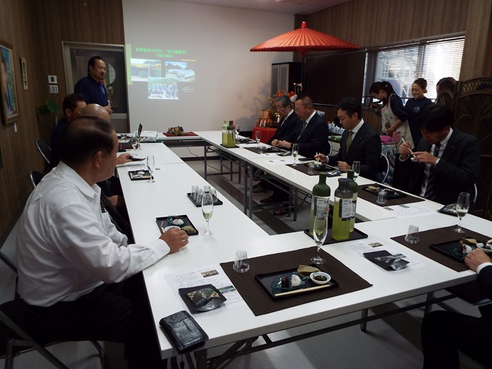 茶生産者視察　肝属・曽於地区の写真