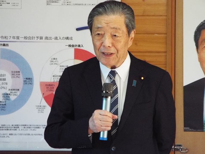 肝付町池之園公民館ミニ国政報告会の写真