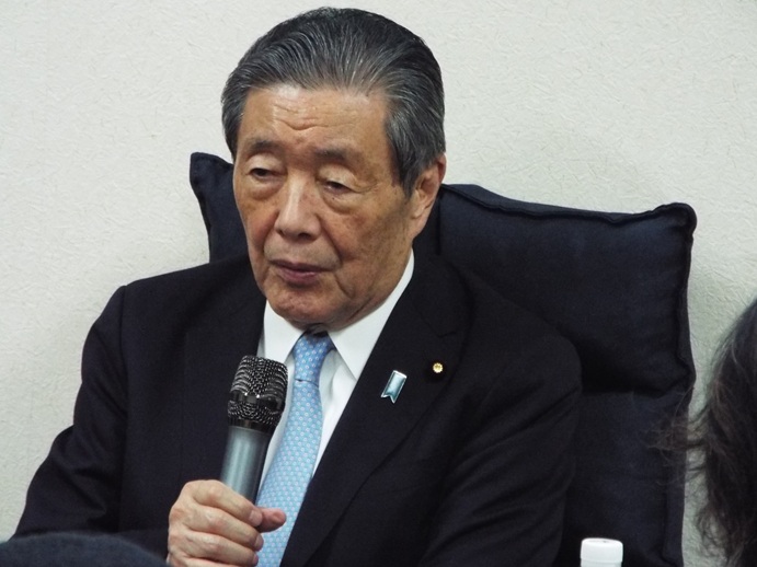 霧島地区後援会の皆様と懇談会の写真