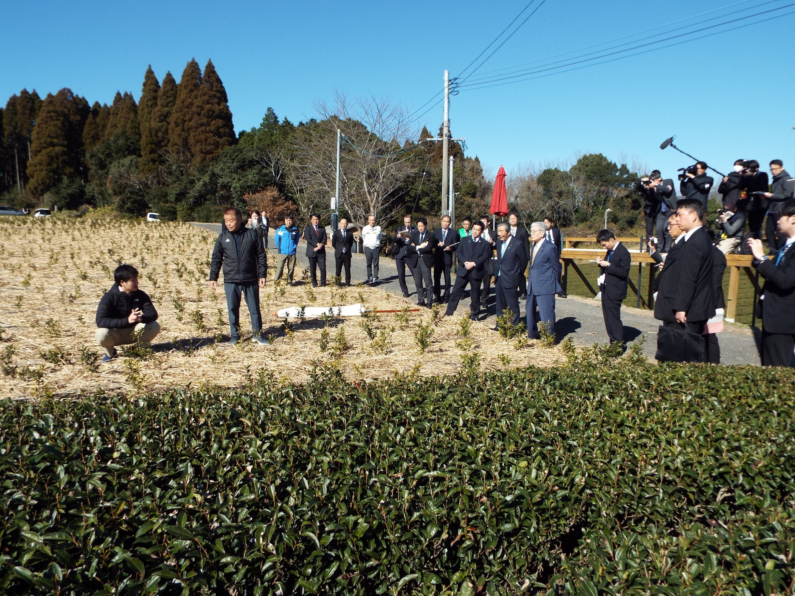 鈴木農水大臣視察同行の写真