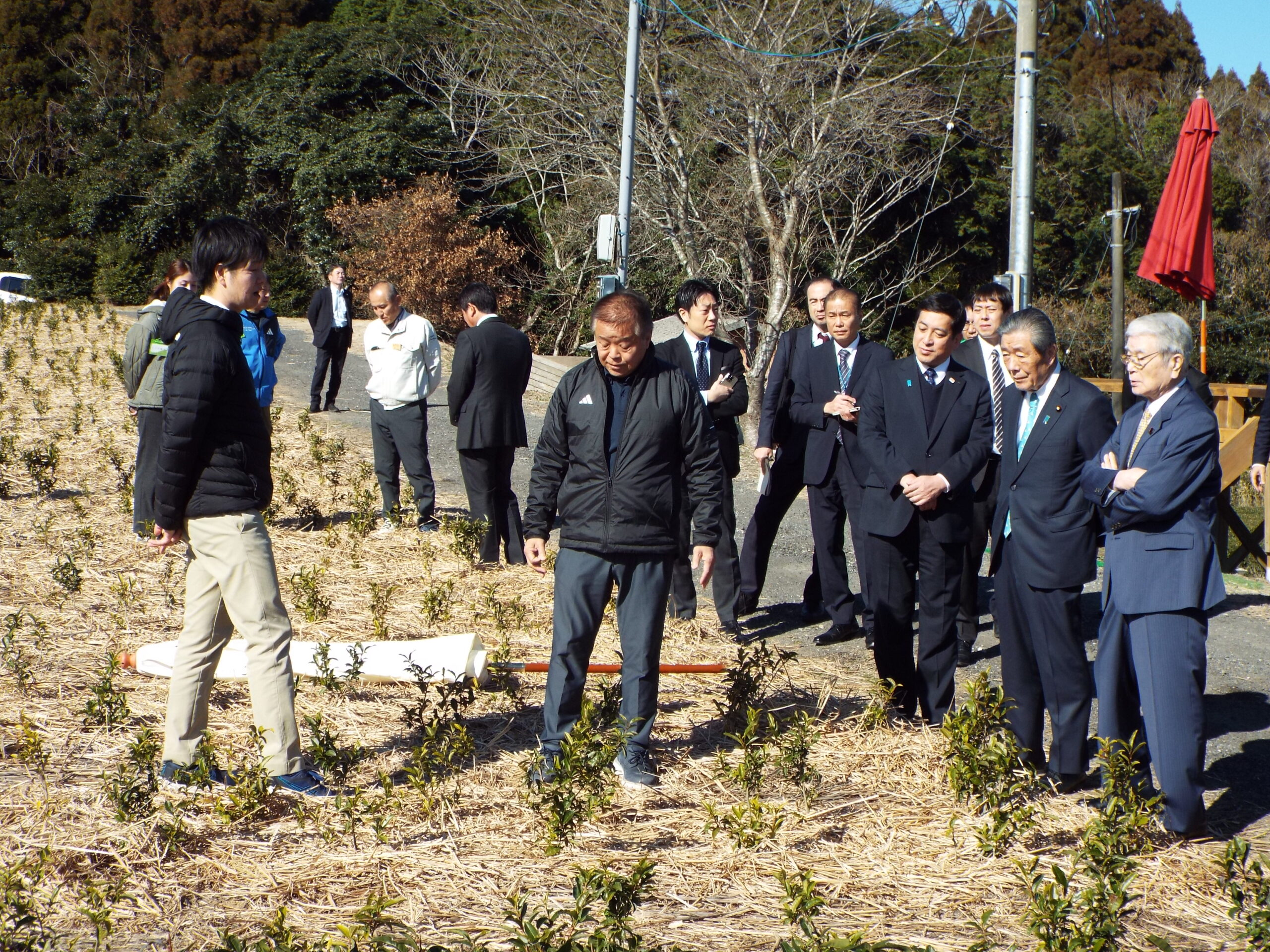 鈴木農水大臣視察同行の写真