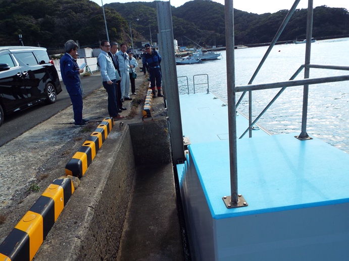 現場視察の写真