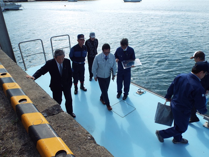 現場視察の写真